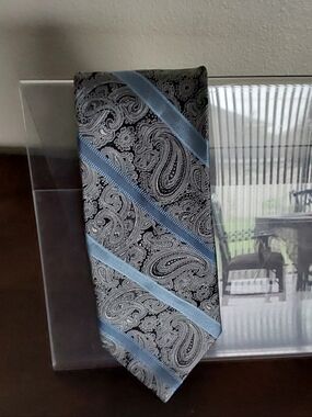 Pronto Uomo Silver Gray and Light Blue Paisley Diagonal Stripe Silk Tie